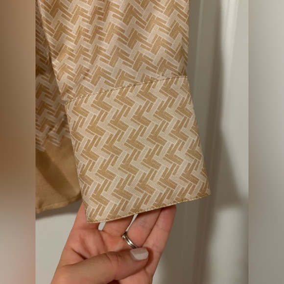 Lafayette 148 New York Women’s 100% Silk Button Up Blouse Size Small - Picture 7 of 8